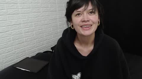 Snapshot of amber_rouss chatting on 02-21-25, 06:29 ROUSS online show from 02-21-25, 06:29