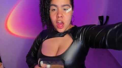 Snapshot of amber_smith20 chatting on 04-29-26, 12:48 find me here --- online show from 04-29-26, 12:48