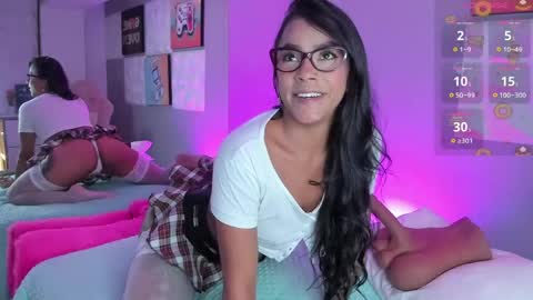 Snapshot of amber_villalobos chatting on 04-25-26, 03:53 Tell me Amber online show from 04-25-26, 03:53