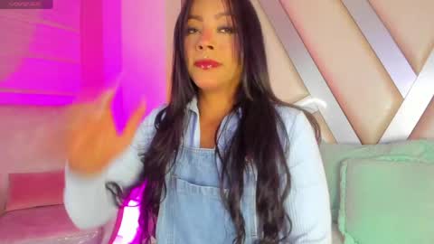 Snapshot of amber_villalobos chatting on 05-17-26, 04:43 Tell me Amber online show from 05-17-26, 04:43