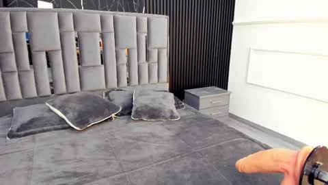 Amber Ashford online show from 09-20-25, 03:40