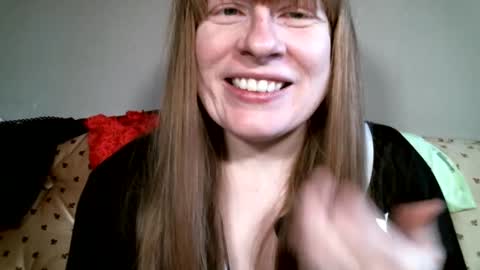 Snapshot of amberglo chatting on 05-13-26, 02:58 Amberglo Anderson online show from 05-13-26, 02:58