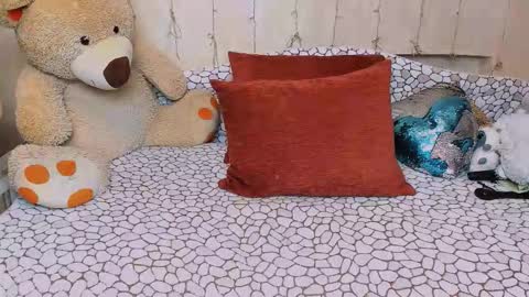 Amber online show from 11-22-25, 04:55