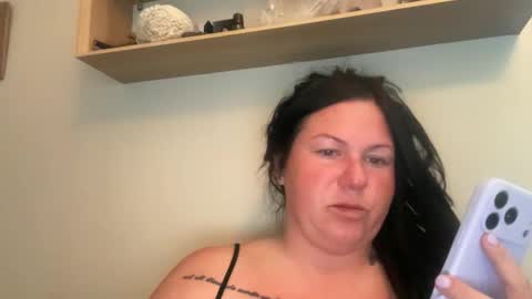 Snapshot of ambermoss7 chatting on 05-06-26, 02:33 ambermoss7 online show from 05-06-26, 02:33
