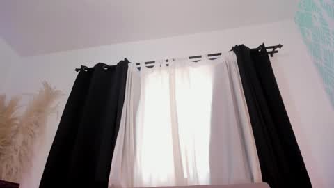 Amber  online show from 11-12-25, 07:57