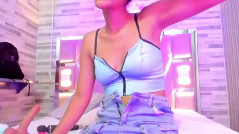 Snapshot of amberr_sweett chatting on 05-07-26, 06:57 Amber online show from 05-07-26, 06:57