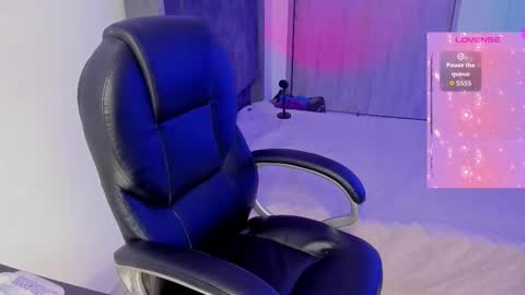 Snapshot of amberx_x chatting on 10-19-25, 11:16 amberx_x online show from 10-19-25, 11:16