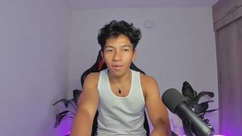 Snapshot of amdrix21 chatting on 02-14-25, 12:51 Amdrix online show from 02-14-25, 12:51