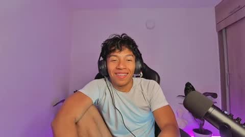 Snapshot of amdrix21 chatting on 02-14-25, 05:19 Amdrix online show from 02-14-25, 05:19