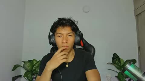 Snapshot of amdrix21 chatting on 02-16-25, 03:37 Amdrix online show from 02-16-25, 03:37