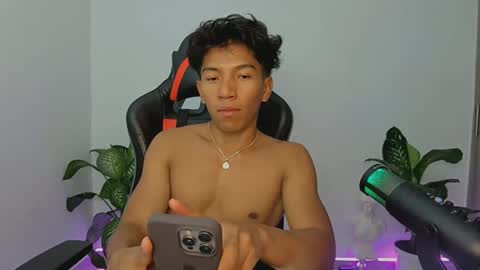 Snapshot of amdrix21 chatting on 02-16-25, 06:43 Amdrix online show from 02-16-25, 06:43