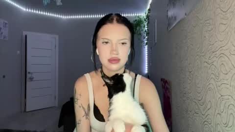 Alica online show from 12-19-25, 05:09