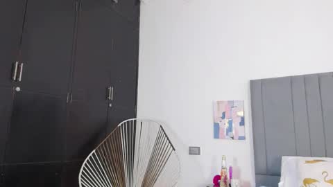 Amelia online show from 02-28-25, 05:37