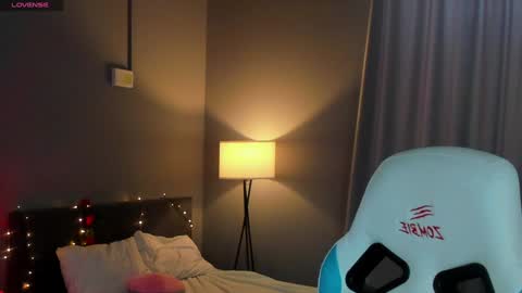 Ameli Lorans online show from 02-04-25, 06:14