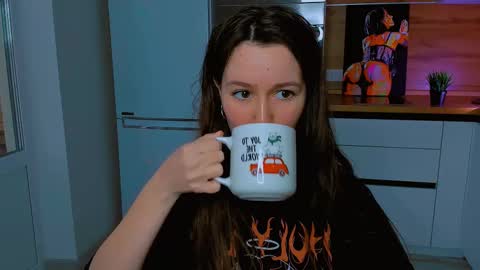 Eileen online show from 03-04-25, 01:06