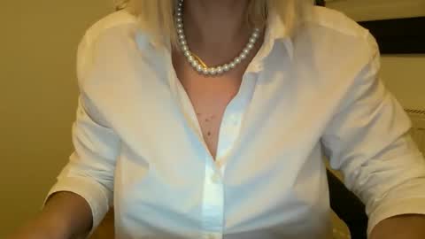 Beatrice online show from 11-16-25, 08:14