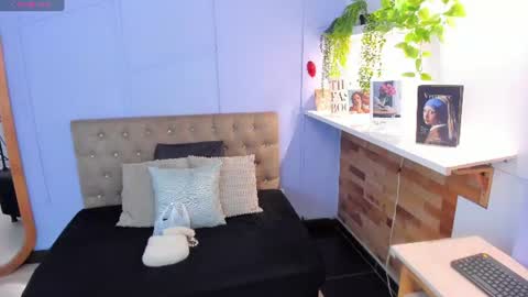 Snapshot of amelia_adms chatting on 07-18-26, 12:09 Amelia Adams online show from 07-18-26, 12:09