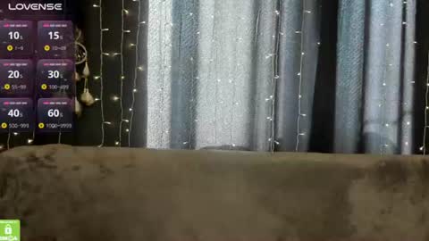 Snapshot of amelia_skyy chatting on 06-26-26, 01:21 Anna online show from 06-26-26, 01:21