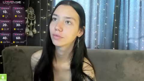 Snapshot of amelia_skyy chatting on 06-27-26, 01:21 Anna online show from 06-27-26, 01:21