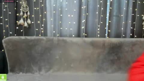 Snapshot of amelia_skyy chatting on 07-08-26, 01:21 Anna online show from 07-08-26, 01:21