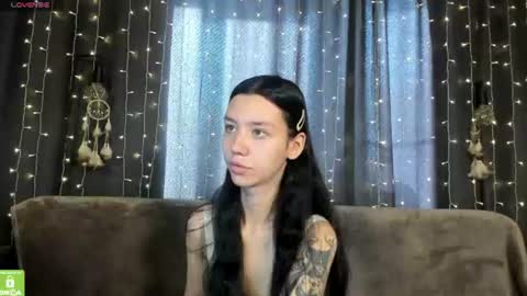 Snapshot of amelia_skyy chatting on 07-20-26, 01:09 Anna online show from 07-20-26, 01:09