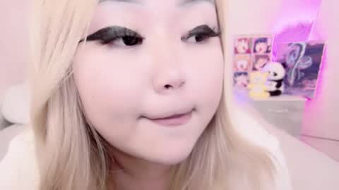 Amelia online show from 02-19-25, 04:34