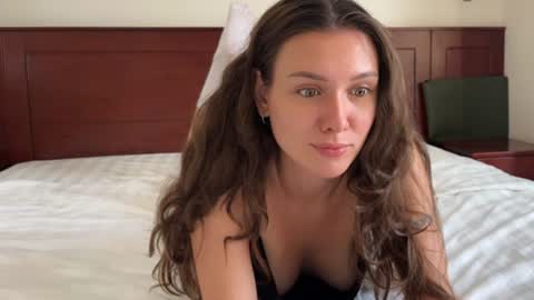 Snapshot of ameliahenderson chatting on 06-18-26, 11:20 Ameli online show from 06-18-26, 11:20
