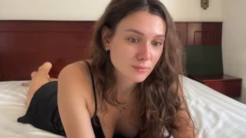 Snapshot of ameliahenderson chatting on 06-24-26, 11:15 Ameli online show from 06-24-26, 11:15