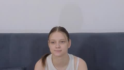 5th day here my name Jennie online show from 02-19-26, 10:06