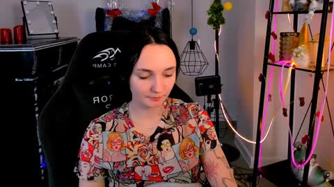 Snapshot of ameliamalina chatting on 12-20-24, 11:43 Amelia online show from 12-20-24, 11:43