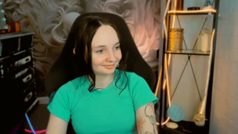 Snapshot of ameliamalina chatting on 02-08-25, 08:42 Amelia online show from 02-08-25, 08:42