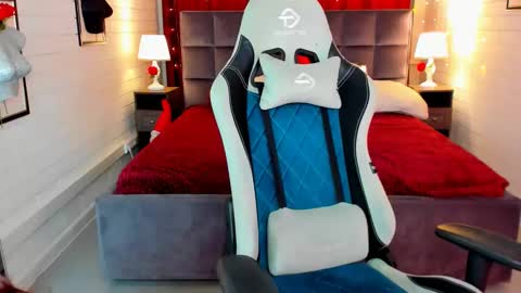 Snapshot of ameliamalina chatting on 03-03-25, 05:09 Amelia online show from 03-03-25, 05:09