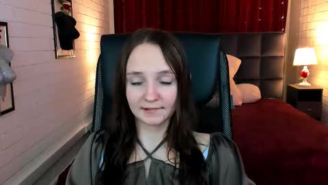 Amelia online show from 11-18-25, 06:23