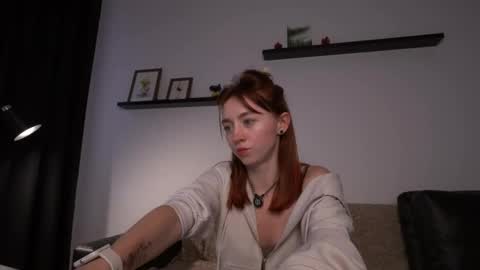 Amelia   online show from 10-21-25, 03:02