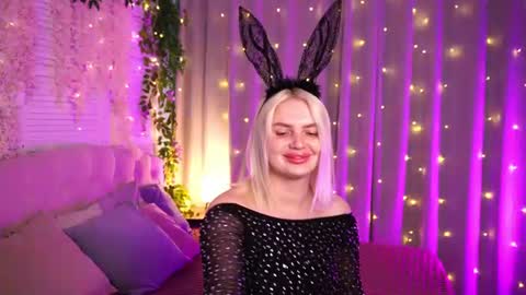 Snapshot of ameliawells chatting on 06-19-26, 02:38 Amelia online show from 06-19-26, 02:38
