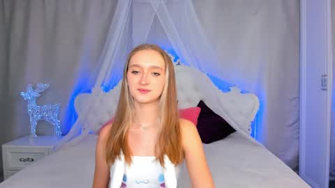 Snapshot of ameliawise chatting on 01-07-25, 11:48 ameliawise online show from 01-07-25, 11:48
