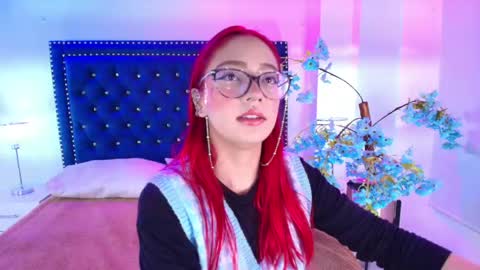 Snapshot of amelie_adamsx chatting on 06-02-26, 11:23 Amelie online show from 06-02-26, 11:23