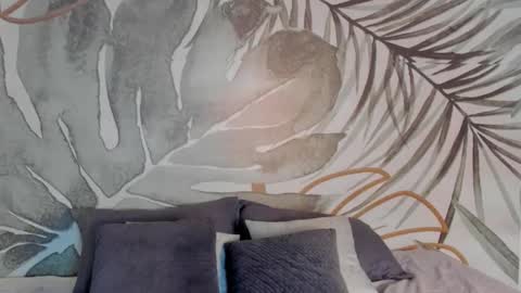 Amelie online show from 10-20-25, 04:02