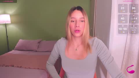 Snapshot of ameliegraham chatting on 02-06-25, 10:59 Amelie Graham online show from 02-06-25, 10:59