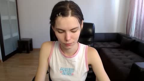 Snapshot of ameliereve chatting on 09-23-25, 11:02 Amelie online show from 09-23-25, 11:02