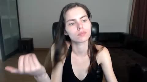 Snapshot of ameliereve chatting on 09-24-25, 05:05 Amelie online show from 09-24-25, 05:05