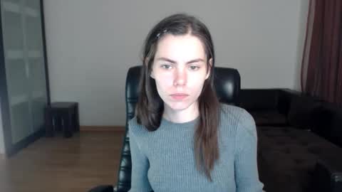 Snapshot of ameliereve chatting on 09-27-25, 04:12 Amelie online show from 09-27-25, 04:12