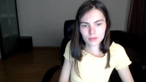 Snapshot of ameliereve chatting on 10-09-25, 05:55 Amelie online show from 10-09-25, 05:55