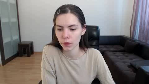 Snapshot of ameliereve chatting on 10-17-25, 10:51 Amelie online show from 10-17-25, 10:51