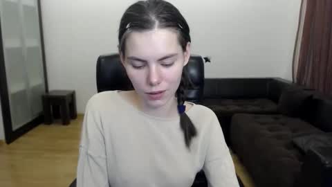 Snapshot of ameliereve chatting on 10-18-25, 04:52 Amelie online show from 10-18-25, 04:52