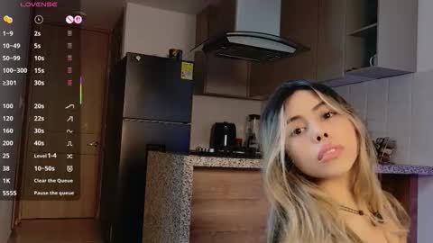 Victoria online show from 11-22-25, 09:03