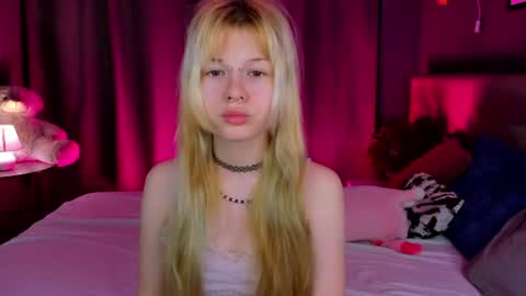 Snapshot of ameliia_backer chatting on 06-11-26, 02:00 Amelia online show from 06-11-26, 02:00