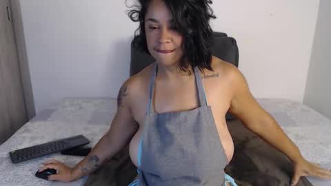 Amelia online show from 11-04-25, 01:21