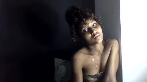 Snapshot of amelisy20005 chatting on 04-21-26, 03:02 amelisy20005 online show from 04-21-26, 03:02