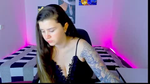 amellymillyy online show from 11-10-25, 03:44